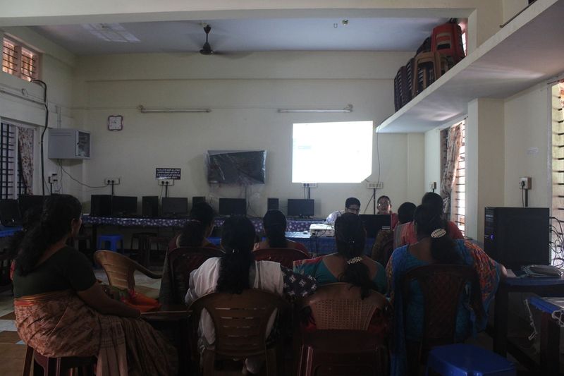 പ്രമാണം:Lk anti drug presentstion3.resized.JPG