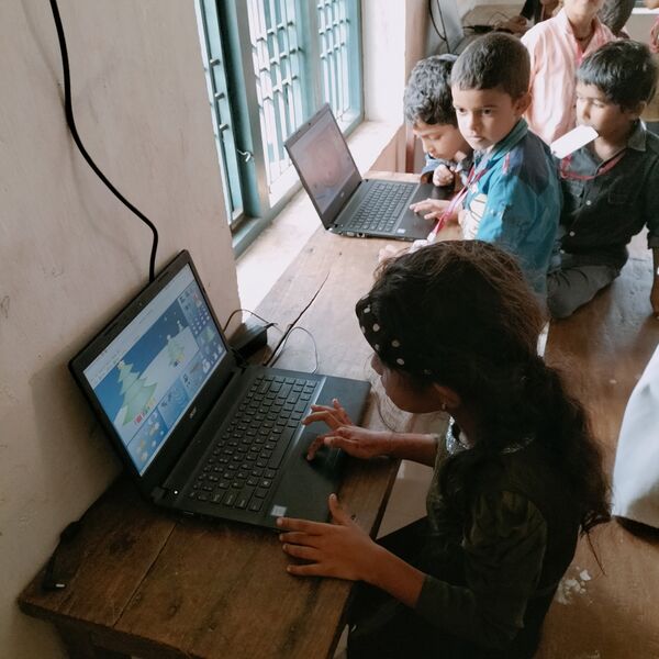 പ്രമാണം:11205 Hitech Lab2.jpg