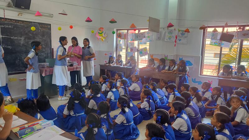 പ്രമാണം:16002 robotraing 1.jpg