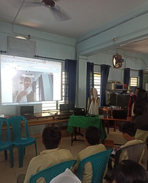 പ്രമാണം:17075Hitech -Presentation.jpg