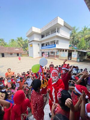 18402 christmas 2021-22 8.jpg