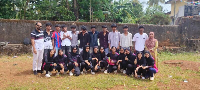 പ്രമാണം:19451 NETBALL TEAM GHSTRIKKULAM.jpg