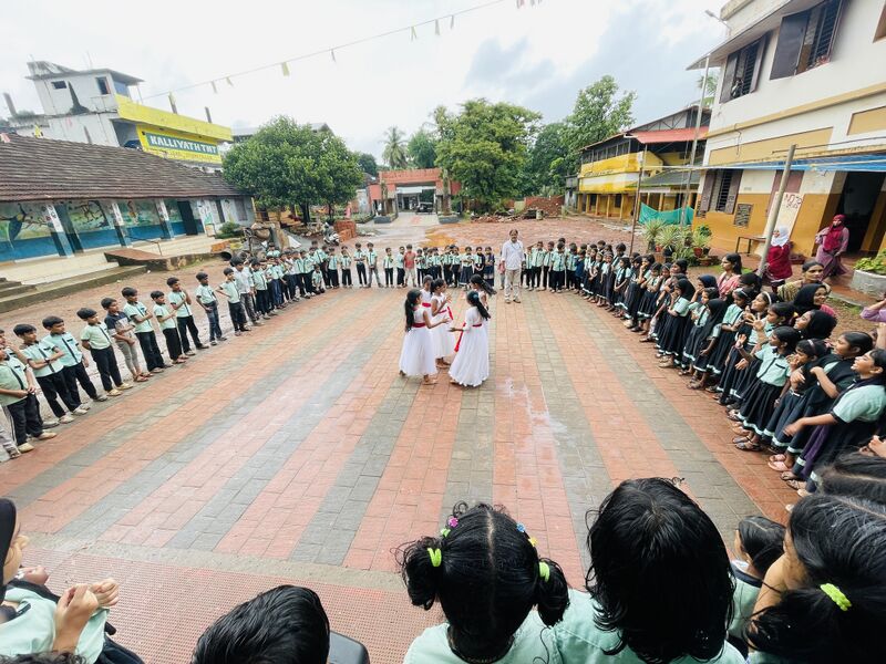 പ്രമാണം:19855 laharivirudham 3.jpg