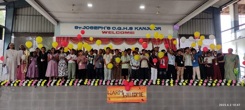 പ്രമാണം:25045-opening day 4.jpg