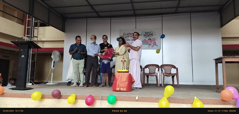 പ്രമാണം:25084 Pravesanothsavam2025 26.jpeg