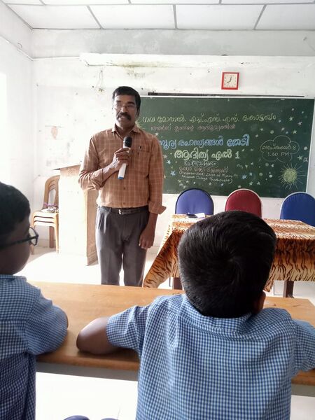 പ്രമാണം:33027 science club2.jpeg