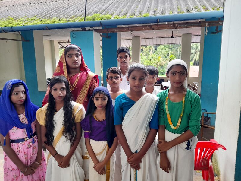 പ്രമാണം:42030 b4.jpg