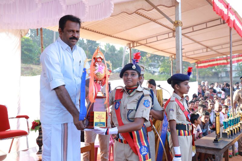 പ്രമാണം:44046 spc23-24 passing2.jpg