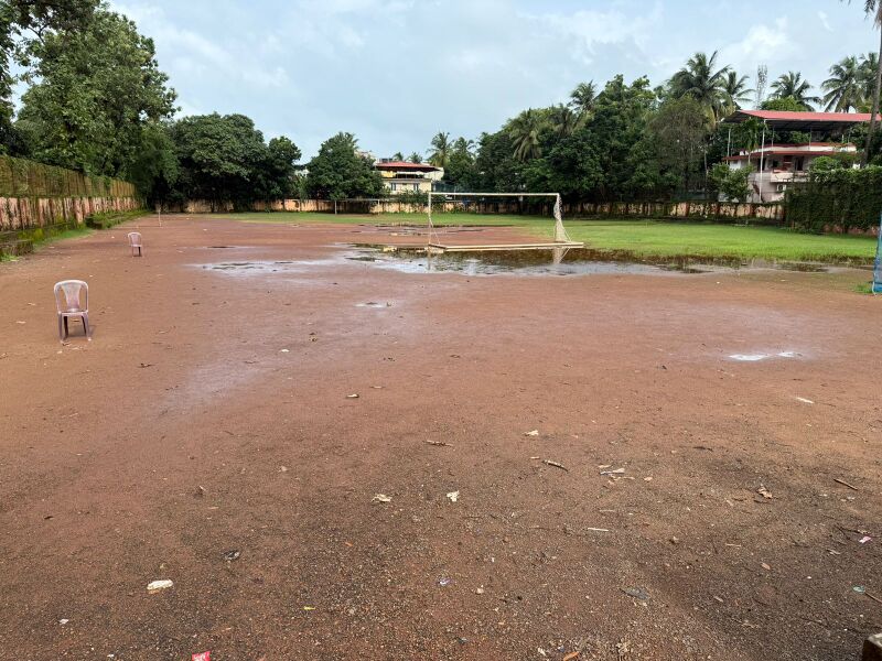 പ്രമാണം:Football Ground SMS.jpg