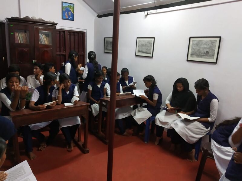 പ്രമാണം:Library 004.jpg