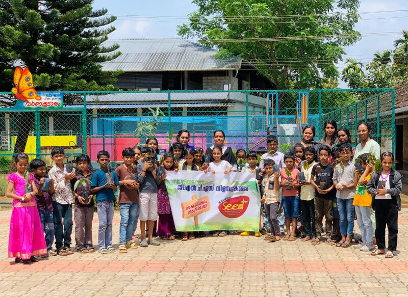 പ്രമാണം:Madrubhoomi seed GLPS VILAMBUKANDAM.jpg