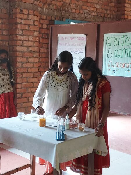 പ്രമാണം:Science day21- 22.jpg