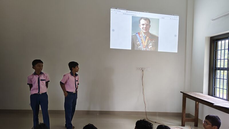 പ്രമാണം:12058 ksgd chandra day1.jpg