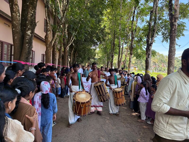 പ്രമാണം:15084 praveshanolsavam 1.jpeg