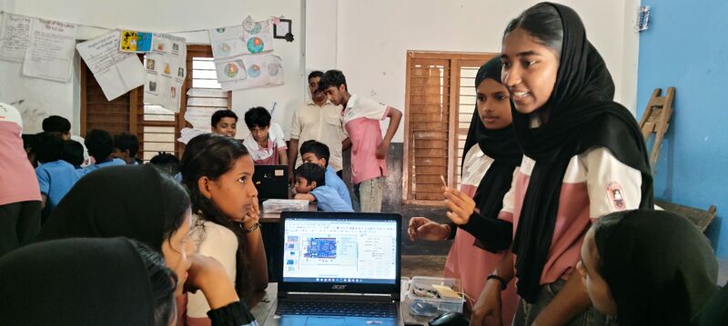 പ്രമാണം:18032-CODE KIDS 3.jpg