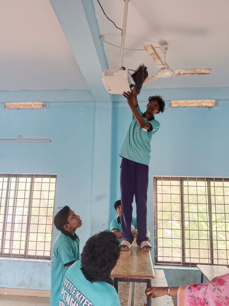 പ്രമാണം:19043 ഹൈടെക് 3.jpg