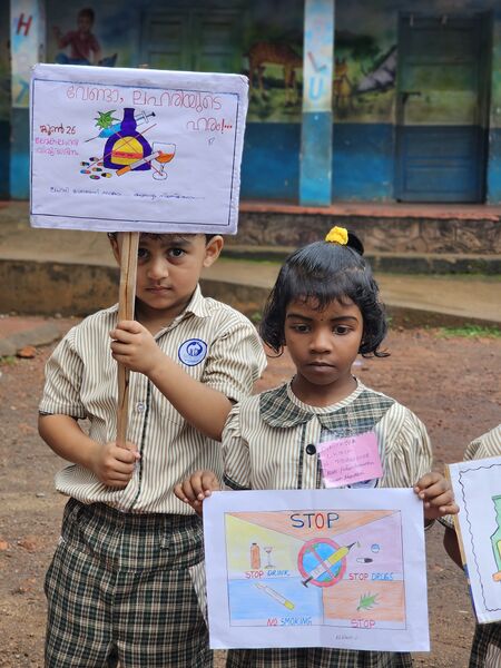 പ്രമാണം:19855 laharivirudham 11.jpg