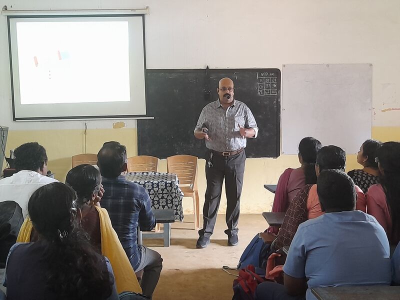 പ്രമാണം:28024 25-28 batch PTA meeting.jpg