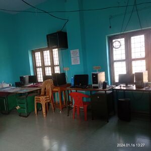 30450 school computer lab.jpg