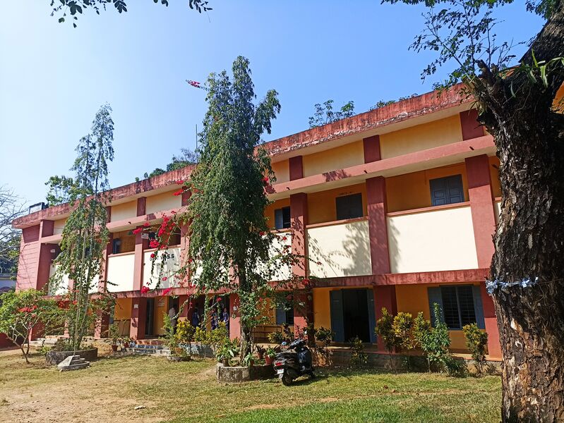 പ്രമാണം:37029 School main entrance.jpg
