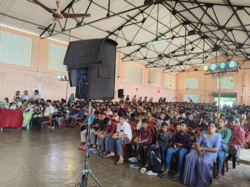 പ്രമാണം:38043 pravesanolsavam26 10.jpg