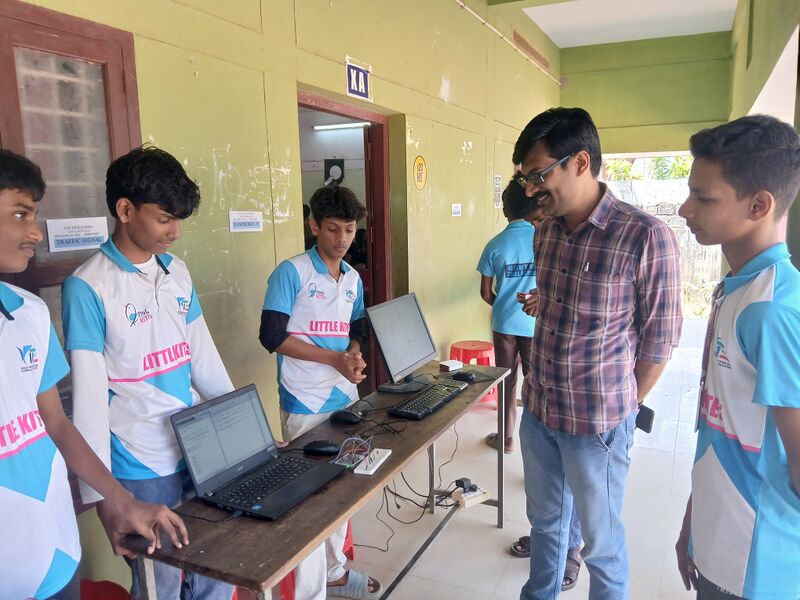 പ്രമാണം:39259-robo fest 1.jpg