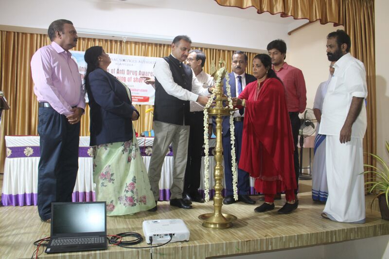 പ്രമാണം:Antidrugcampaign legalservicesociety 35052 22 (5).JPG