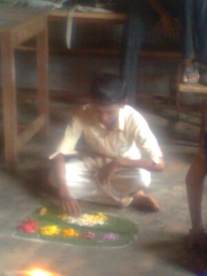 Onasadhya using flowers.jpg