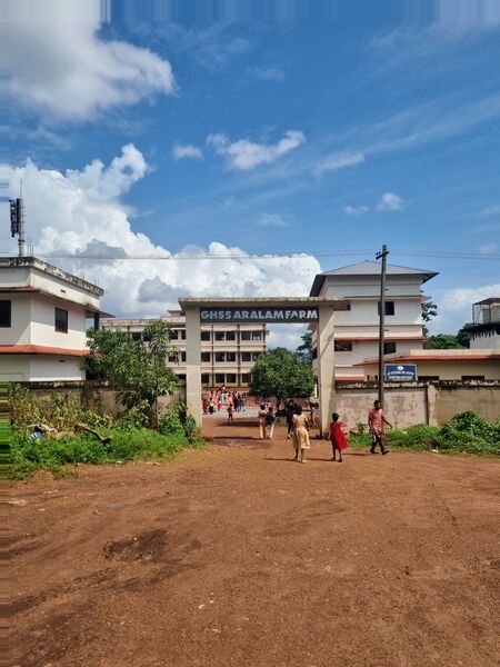 പ്രമാണം:14849 Schoolbuilding.jpeg