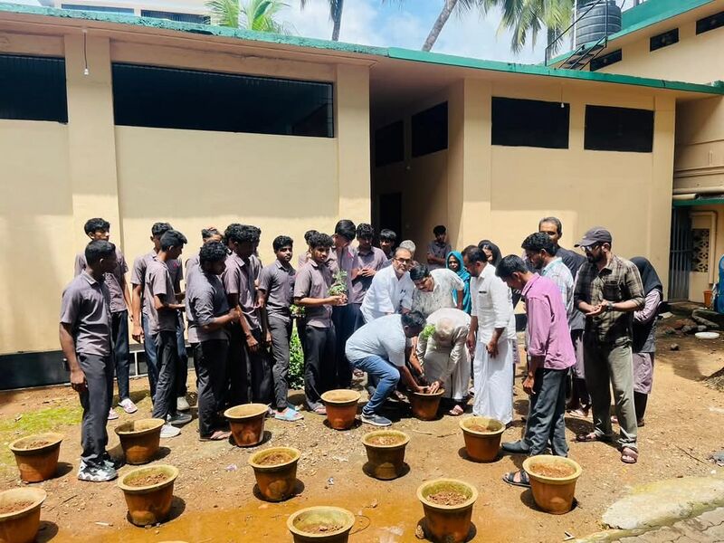 പ്രമാണം:18103 june 5 24-25 2.jpg