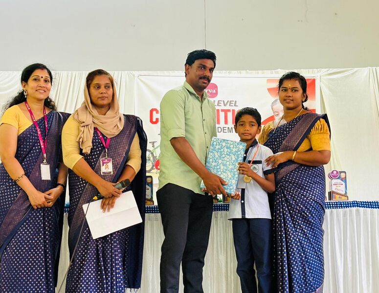 പ്രമാണം:18679 HK25-26.jpg