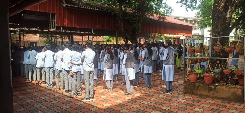 പ്രമാണം:38021-school- auditorium-assembly.jpg