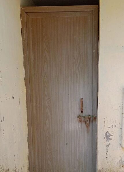 പ്രമാണം:38524 teacher's toilet.jpeg