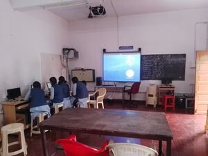 42022Hightech computer lab.jpg