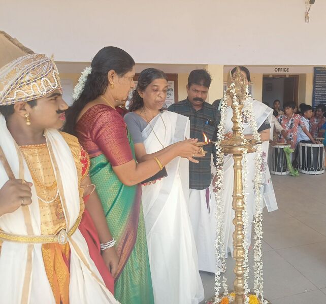 പ്രമാണം:44018 Of 1.jpg