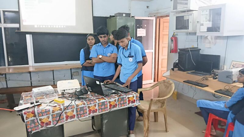 പ്രമാണം:Robo 3.jpg