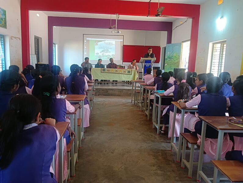 പ്രമാണം:11072 budding writers 3.jpg