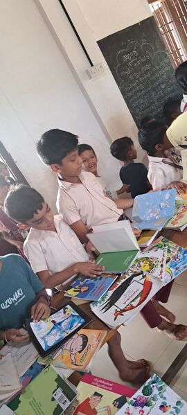 പ്രമാണം:11411-KGD-Library Book Exhibition.jpeg