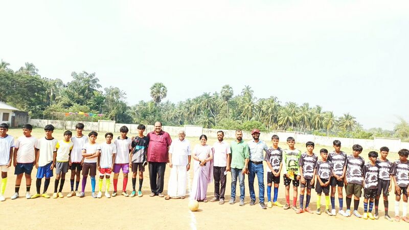 പ്രമാണം:21060 khss football 1*.jpg