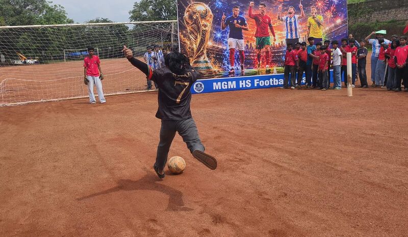 പ്രമാണം:25086-EKM-GOAL2026-KICK2.jpg