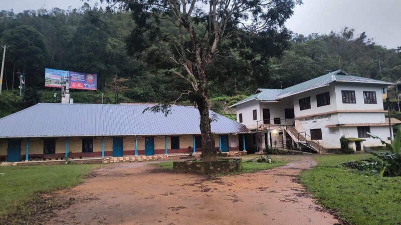 പ്രമാണം:30025 school.jpg