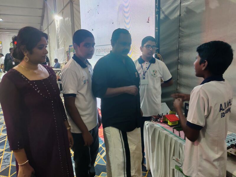 പ്രമാണം:37001-LK-Ente Keralam-9.jpg