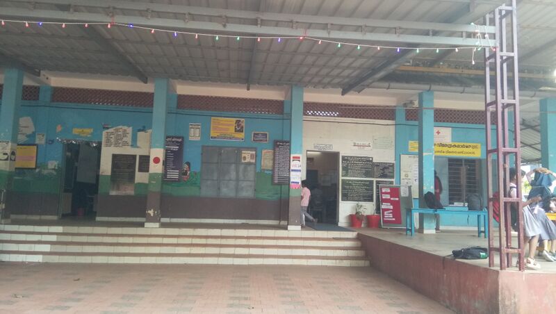 പ്രമാണം:47553 SCHOOL.jpg