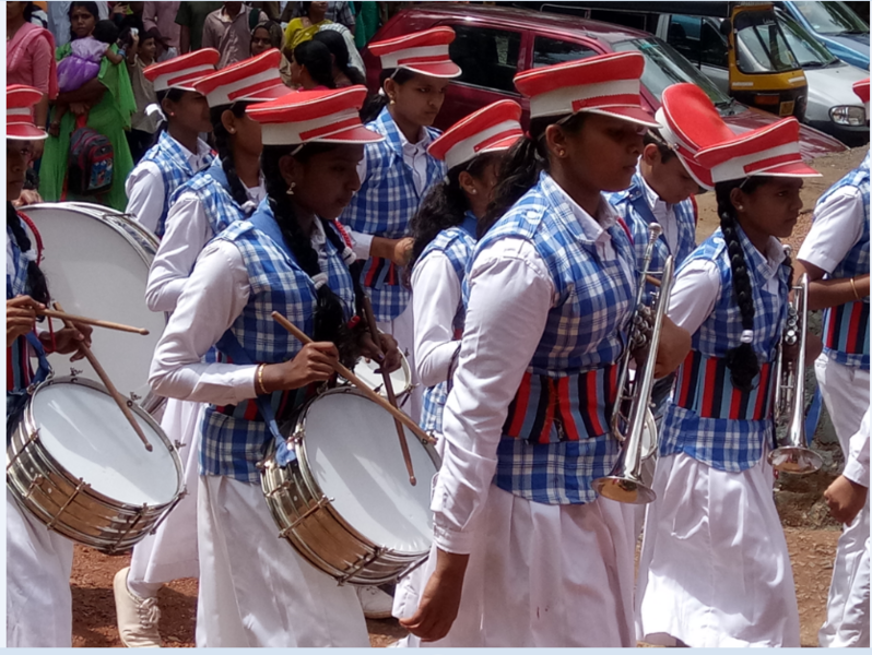 പ്രമാണം:Band 48051.PNG