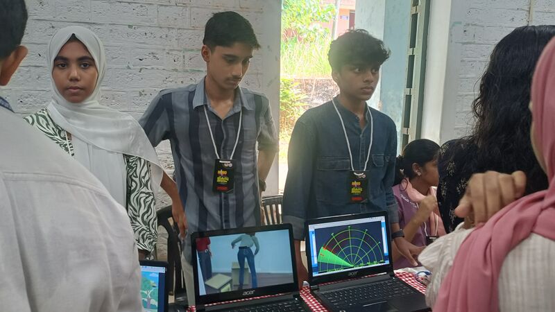 പ്രമാണം:Drcmlp-lk-mik 31.jpg