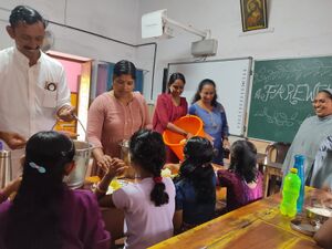 ഉച്ചഭക്ഷണം - ഉദ്ഘാടനം