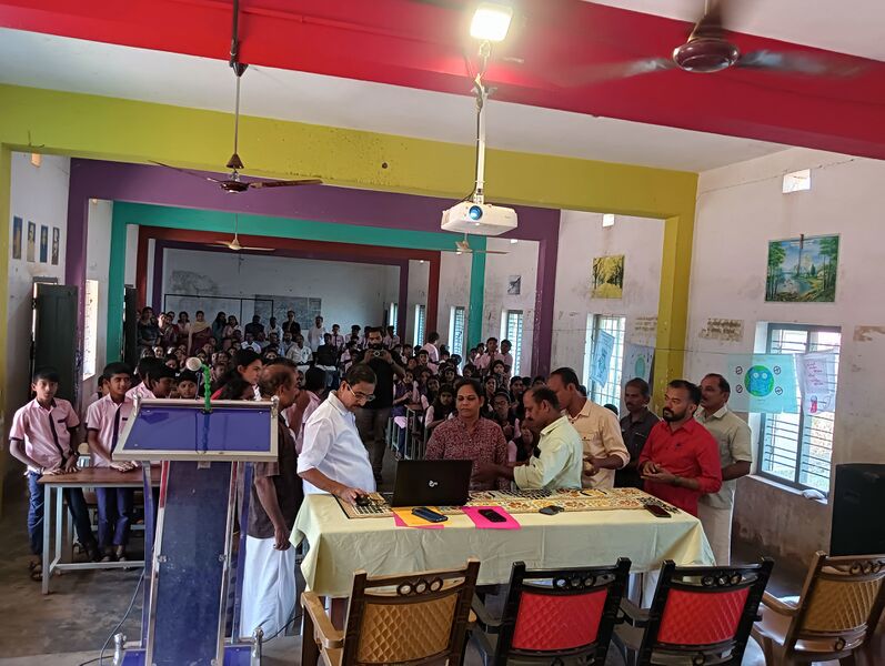 പ്രമാണം:11072 laptop1.jpg