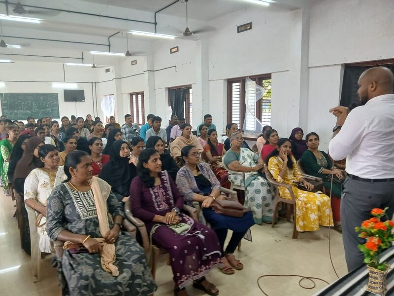 പ്രമാണം:13098 positive parenting.jpg