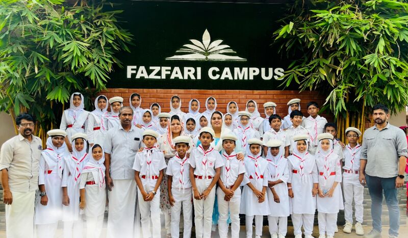 പ്രമാണം:18673 redcress students.jpg