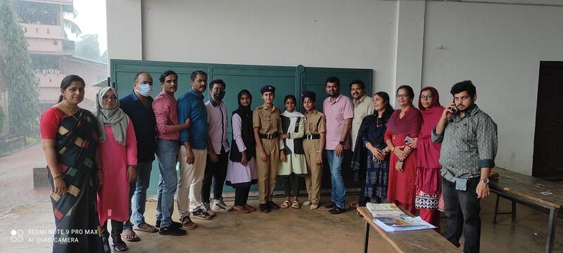 പ്രമാണം:19075 schoolellittlekites8.jpg